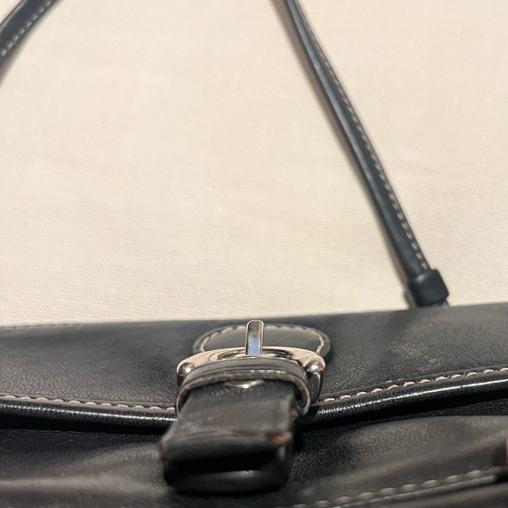 Y2K VTG. Coach Black Leather Bleeker wristlet. - Picture 8 of 8
